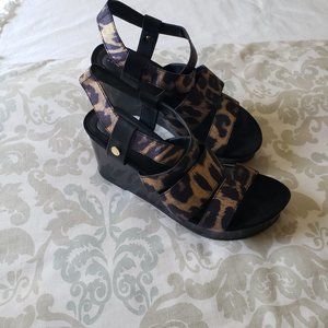 Kenneth Cole sandals